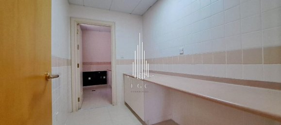 7 bedrooms Villa in Abu Dhabi, UAE No. 24818 23