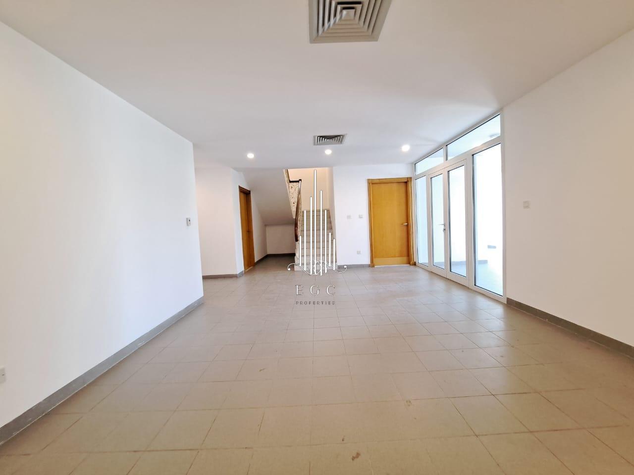 7 bedrooms Villa in Abu Dhabi, UAE No. 24818