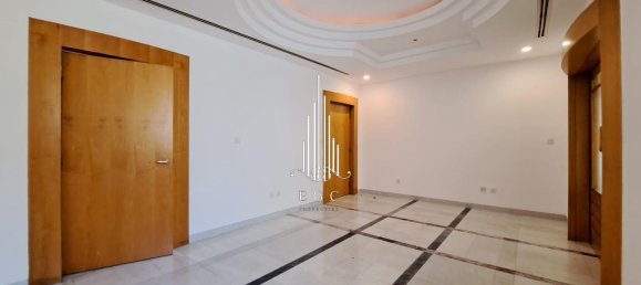 7 bedrooms Villa in Abu Dhabi, UAE No. 24818 13
