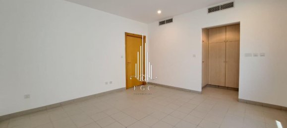 7 bedrooms Villa in Abu Dhabi, UAE No. 24818 2