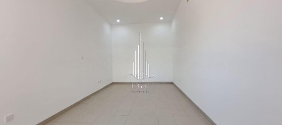 7 bedrooms Villa in Abu Dhabi, UAE No. 24818 7