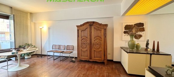 3 rooms Apartment in Milan, Italy No. 247874 5