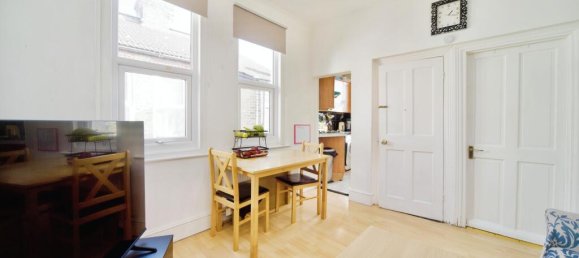3 bedrooms Maisonette in East Ham, United Kingdom No. 11451 3