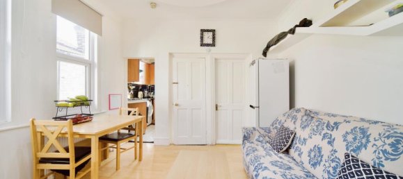 3 bedrooms Maisonette in East Ham, United Kingdom No. 11451 2