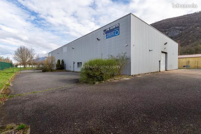 Propiedad comercial en Ain, France 515 m² No. 315894