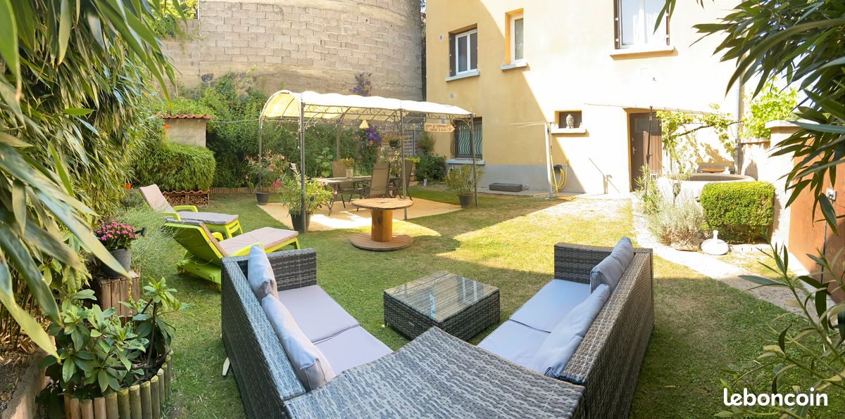 7 rooms House in Puy-de-Dome, France No. 322442