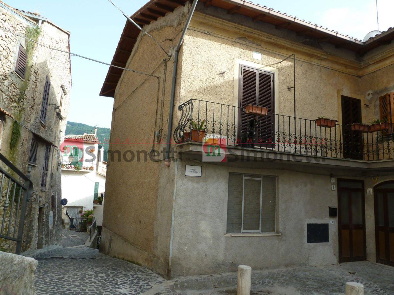 Casa de 5 habitaciónes en Pereto, Italy No. 177794