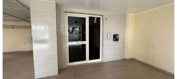 Квартира с 5 спальнями в Бари, Италия № 376708 3