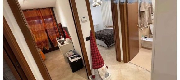 Квартира с 5 спальнями в Бари, Италия № 376708 4