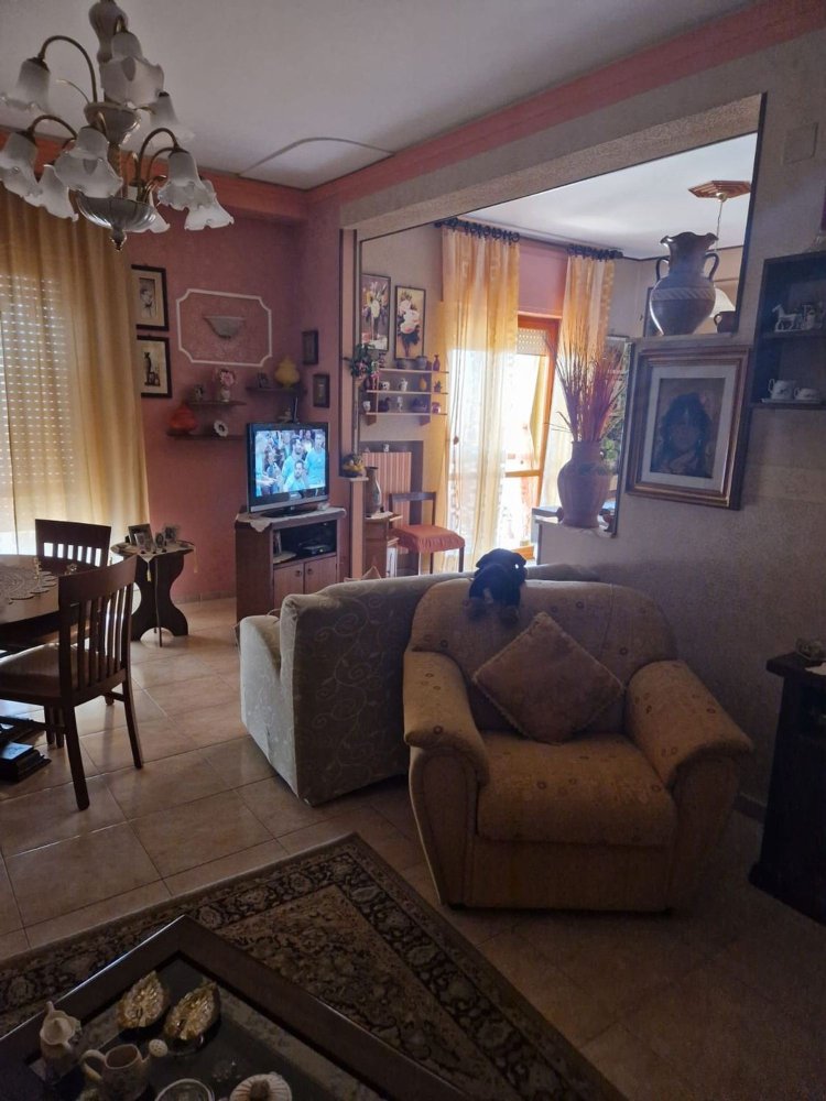 5 rooms Apartment in Vibo Valentia, Italy No. 254483
