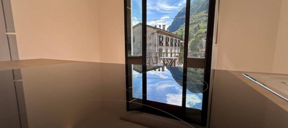 1 bedroom Apartment in Menaggio, Italy No. 280628 4
