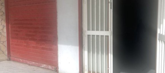 225m² Commercial property in Castel Volturno, Italy No. 358108 3