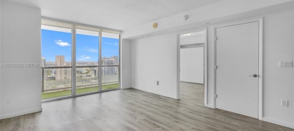 1 dormitorio propiedad comercial en venta en Miami, Miami-Dade, Florida, USA № 615037 17