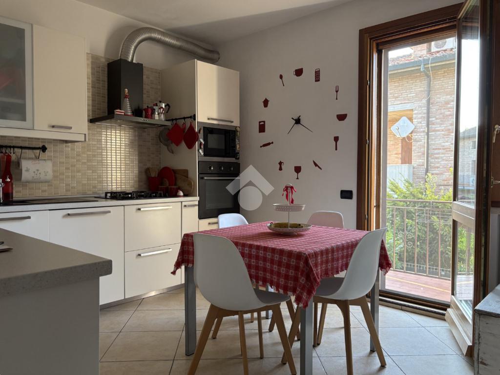 3 bedrooms Villa in Ferrara, Italy No. 273395