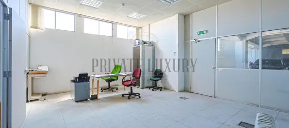 Lagerhaus in Lisbon, Portugal 4551m², Nr. 97638 46