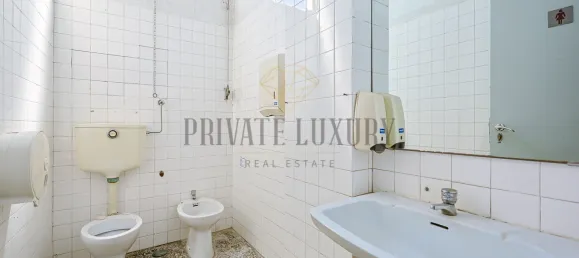 Lagerhaus in Lisbon, Portugal 4551m², Nr. 97638 22