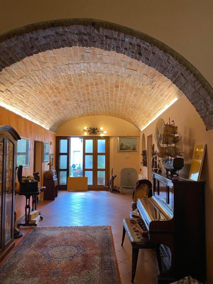 3 rooms Apartment in Vinci, Italy No. 147528