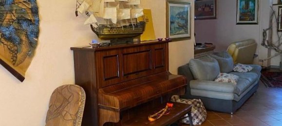 3 rooms Apartment in Vinci, Italy No. 147528 4