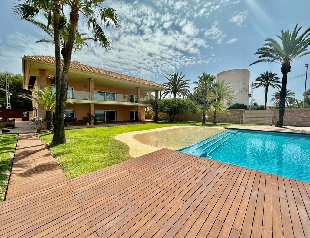 4 bedrooms House in Cabo Roig, Spain No. 285520