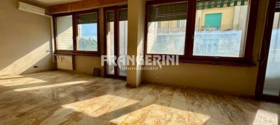 4 Schlafzimmer Wohnung in Livorno, Italy, Nr. 271416 10
