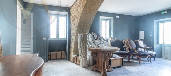 5 bedrooms Building in Faro, Portugal No. 213552 3