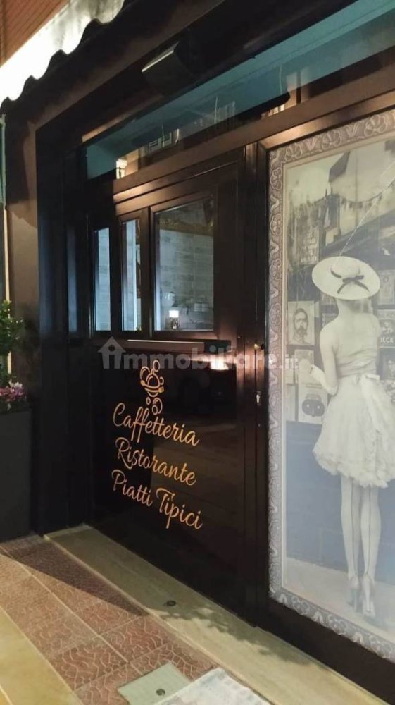 Коммерческая недвижимость 100м² в Массафра, Италия № 235010