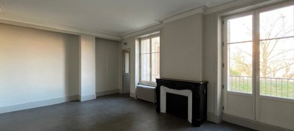 589m² Building in Nancy, France No. 45494 4