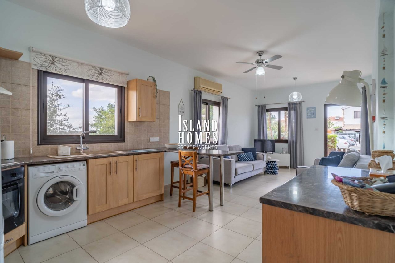 Дом с 3 спальнями в Френарос, Кипр № 24063