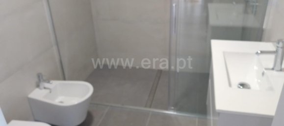 3 bedrooms Apartment in Porto, Portugal No. 108595 9