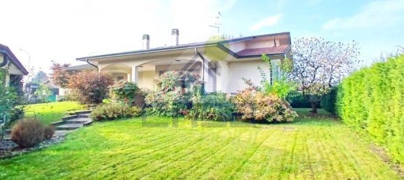 9 rooms Villa in Casalpusterlengo, Italy No. 109455 3