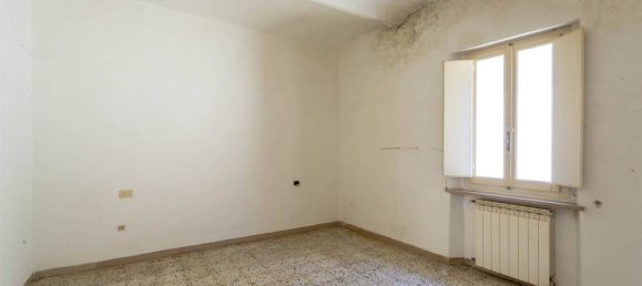 3 bedrooms Apartment in Capraia e Limite, Italy No. 272577 4