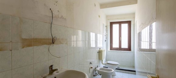 3 bedrooms Apartment in Capraia e Limite, Italy No. 272577 12