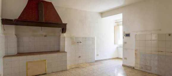 3 bedrooms Apartment in Capraia e Limite, Italy No. 272577 6