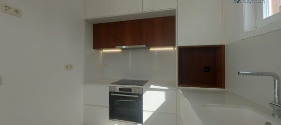 3 bedrooms Apartment in Porto, Portugal No. 53435 4