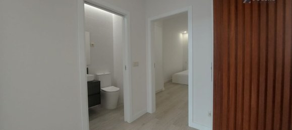 3 bedrooms Apartment in Porto, Portugal No. 53435 21