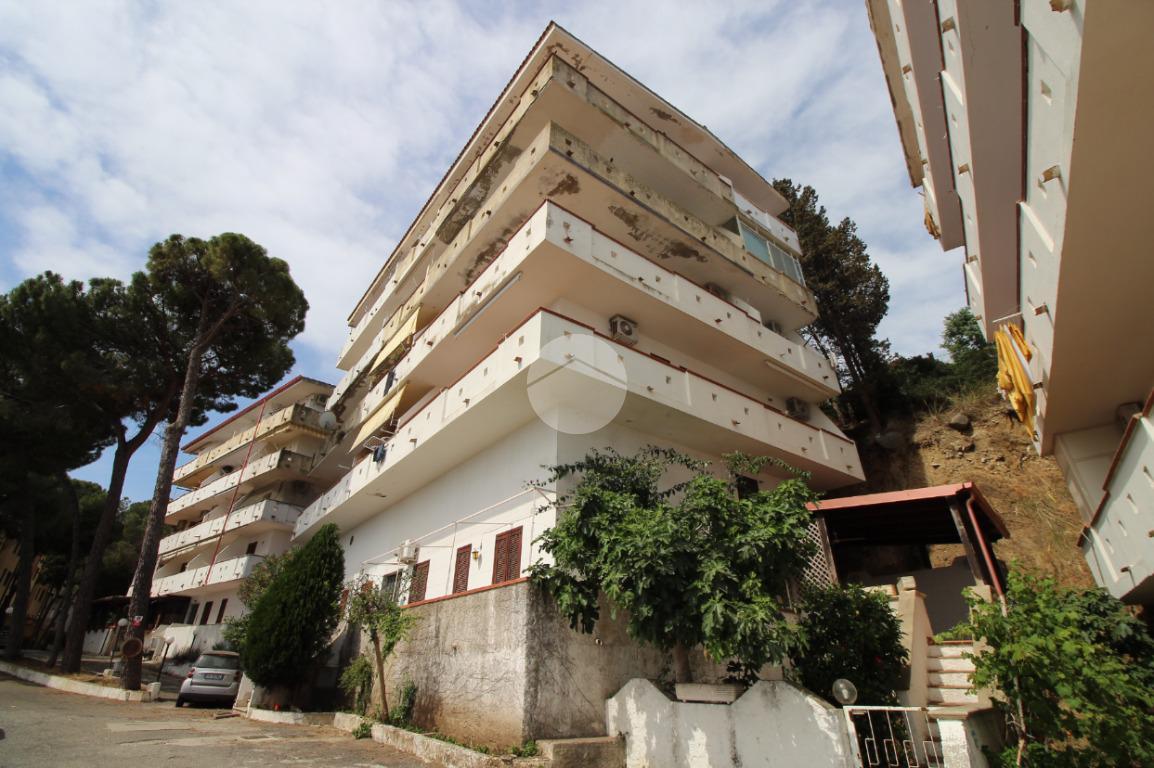 Apartamento de 2 habitaciónes en Stalettì, Italy No. 231989