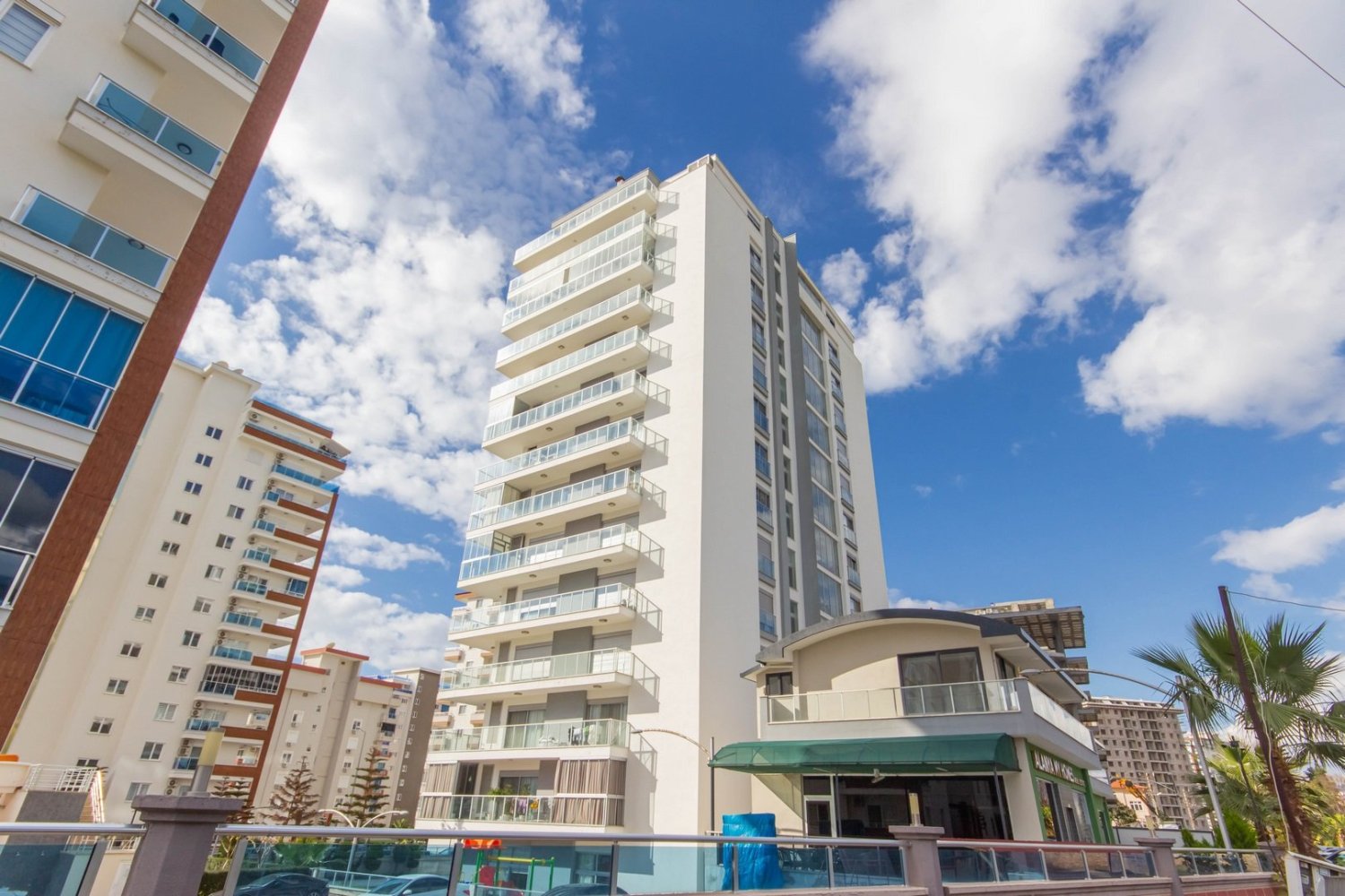 Apartment 4+1 in Mahmutlar, Turkey No. 14101