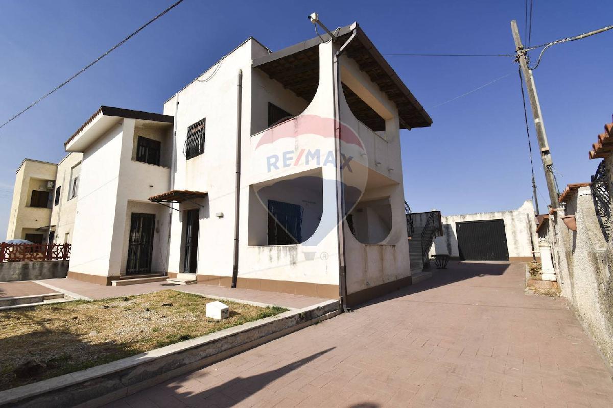 Вилла с 6 спальнями в Аугуста, Италия № 320367