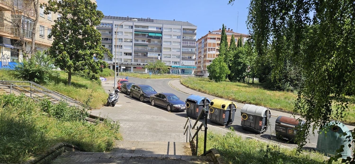 145m² Commercial property in Vitoria-Gasteiz, Spain No. 157140