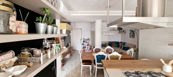 4-salle Appartement à Pontinia, Italy No. 164848 11