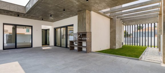 5 غرف نوم فيلا في Corroios, Portugal رقم 103534 3