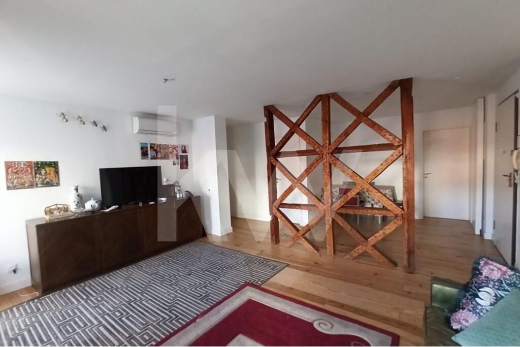 3 bedrooms Apartment in Lisbon, Portugal No. 77118