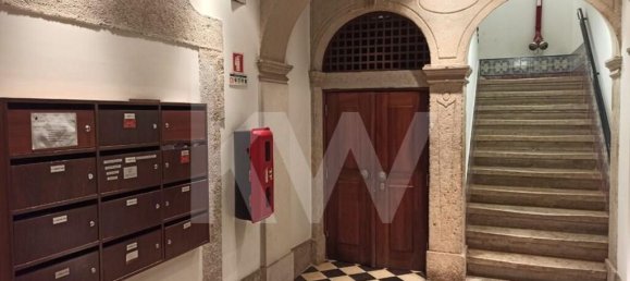 3 bedrooms Apartment in Lisbon, Portugal No. 77118 4