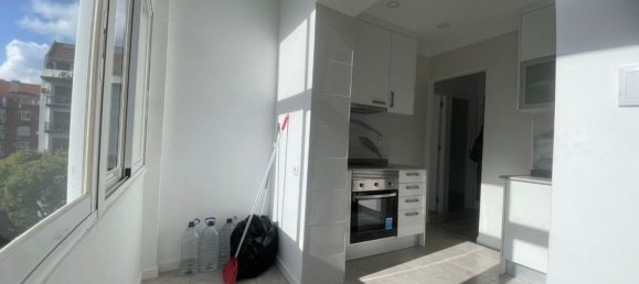 1 bedroom Apartment in Lisbon, Portugal No. 153925 4