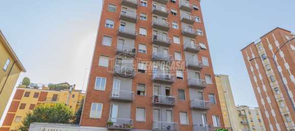 Apartamento de 3 dormitorios en Piacenza, Italy No. 20600 21