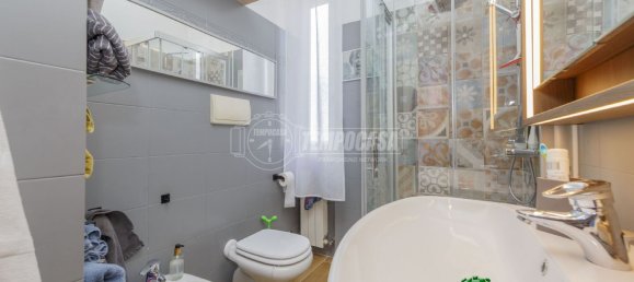 Apartamento de 3 dormitorios en Piacenza, Italy No. 20600 4