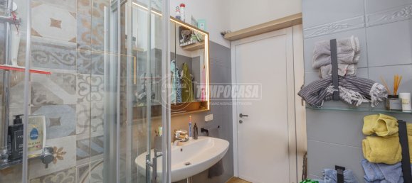 Apartamento de 3 dormitorios en Piacenza, Italy No. 20600 10