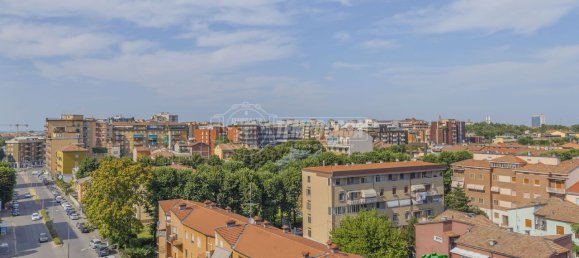 Apartamento de 3 dormitorios en Piacenza, Italy No. 20600 17