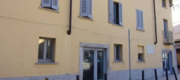 2 bedrooms Apartment in Samarate, Italy No. 315038 8