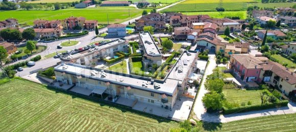 Apartamento de 2 dormitorios en Montichiari, Italy No. 306198 23